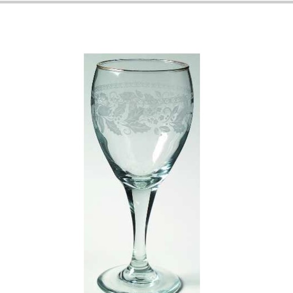 2 Gold Rim Water Goblets/Wine Glasses Etched with Holly and flowers 7 3/8” - Picture 8 of 8